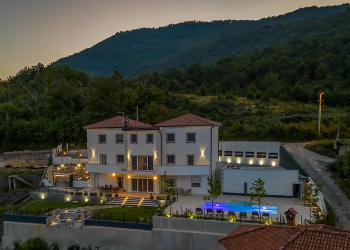 ヴィラ Luxury Villa Carrera With Private Pool - Opatija Area Veprinac