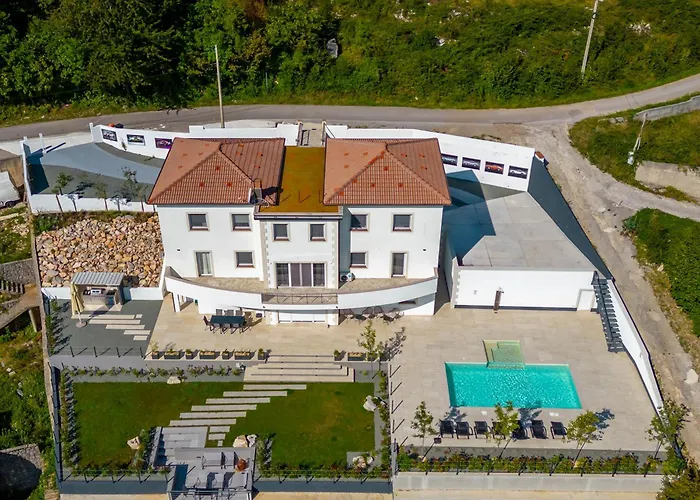 Luxury Villa Carrera With Private Pool - Opatija Area ヴィラ *