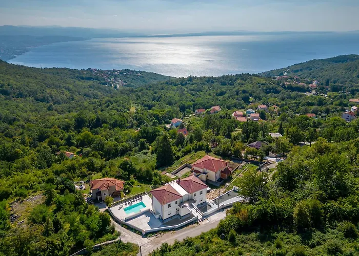 ヴィラ Luxury Villa Carrera With Private Pool - Opatija Area Veprinac