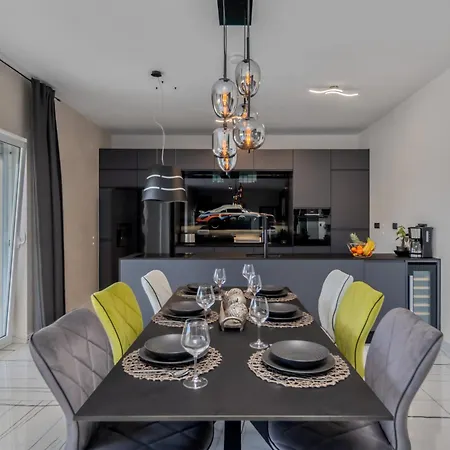 Vilă Luxury Carrera With Private Pool - Opatija Area